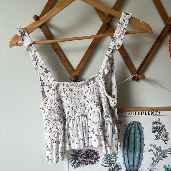American Eagle Crop Floral Tank Medium - Picture 4 of 4